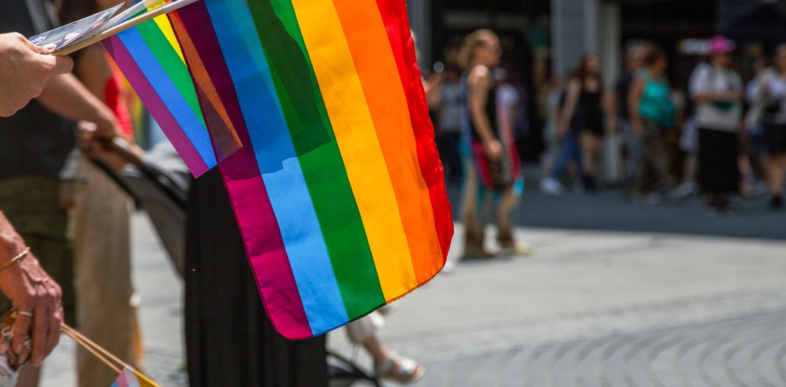 Bottrop signalisiert Solidarität mit LGBTQAI* im Pride Month und zeigt Filmabend