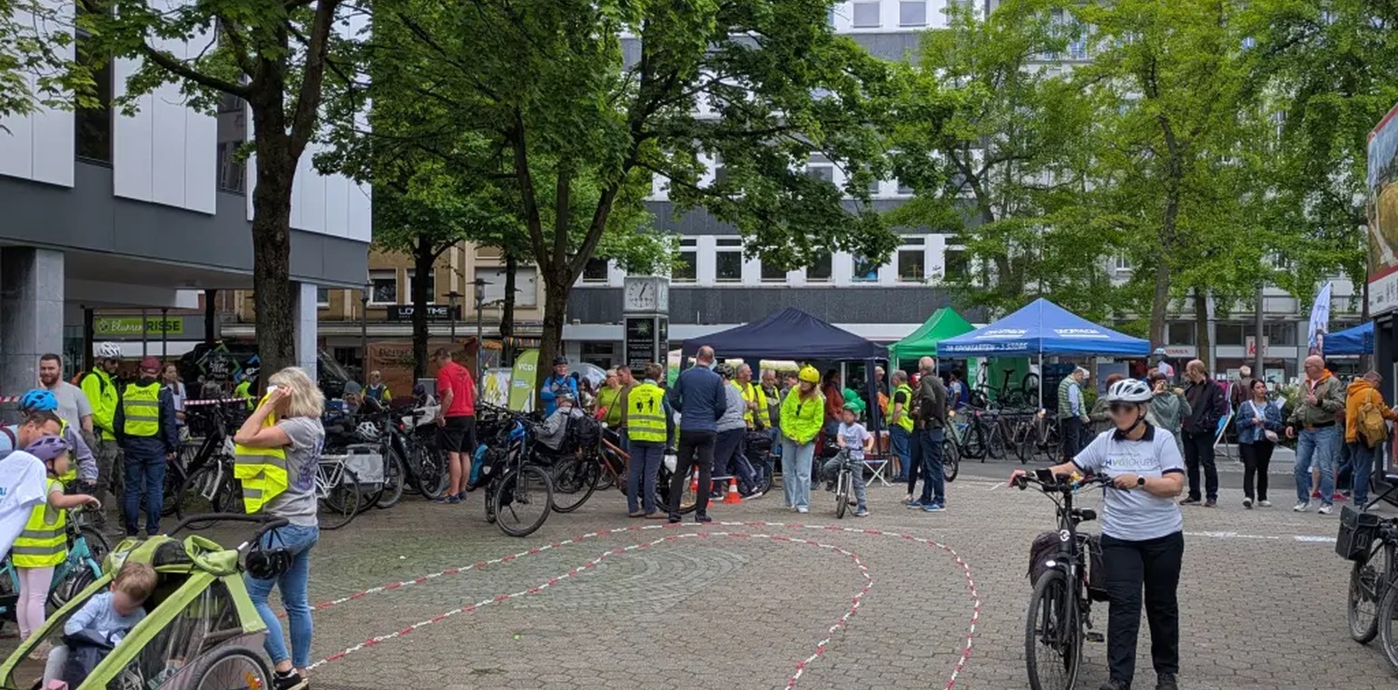 STADTRADELN in Hagen eröffnet mit Fahrradmarkt und 96 Teilnehmenden der Sternfahrten
