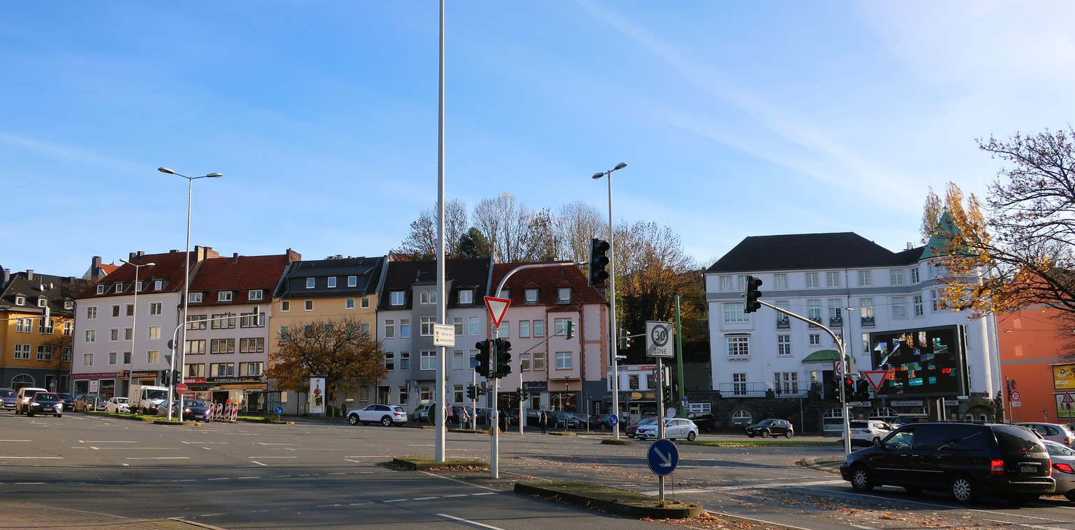 Zweite Linksabbiegespur am Emilienplatz wieder freigegeben unter Umweltauflagen